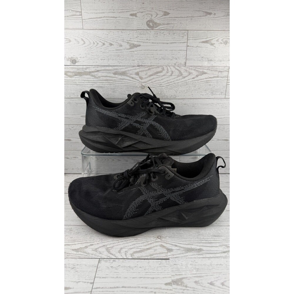 Asics Novablast 5 1011B974-002 Black 9.5D Mens Sneakers Mesh Running Shoes #234